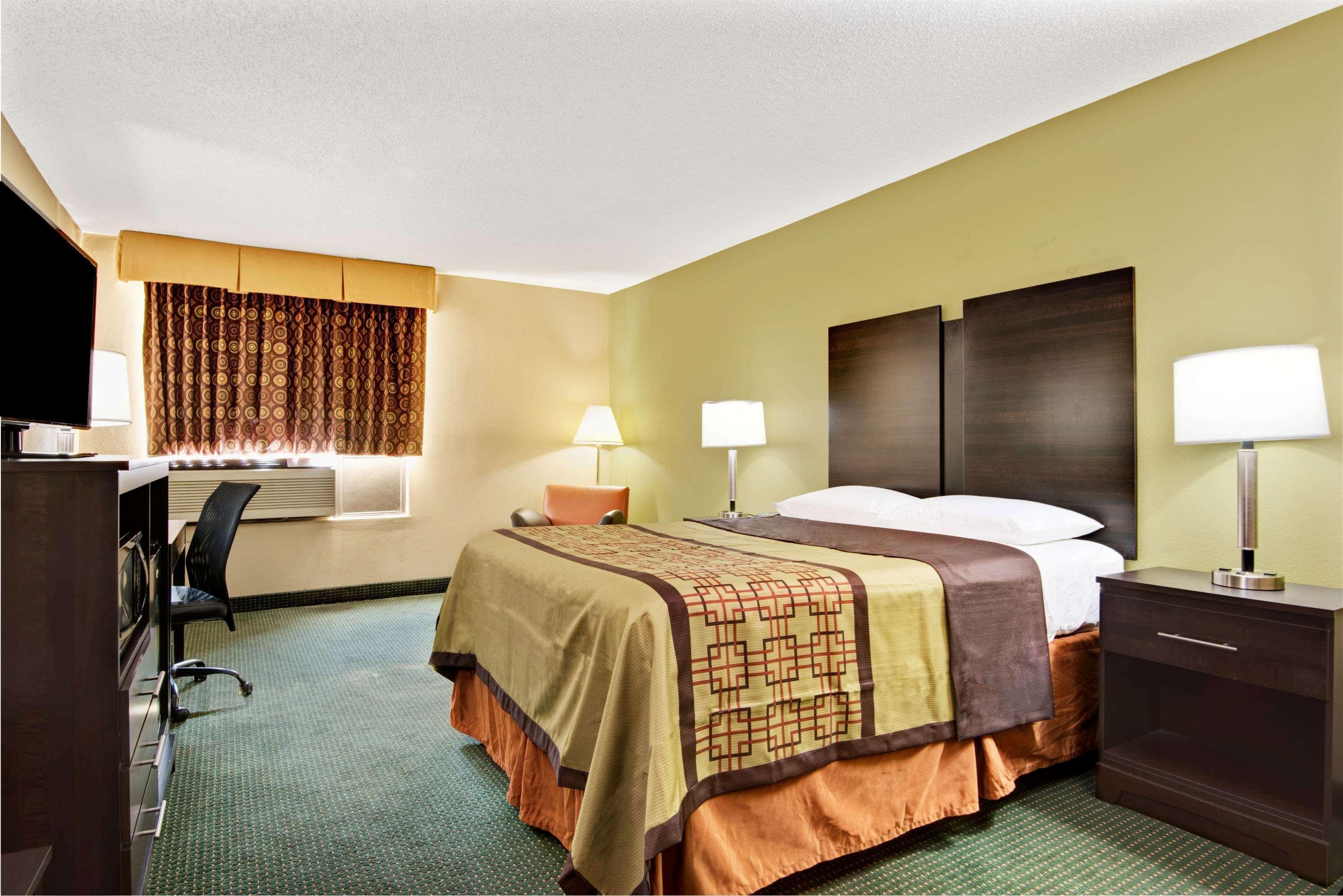 Готель Super 8 By Wyndham Raleigh North East Екстер'єр фото