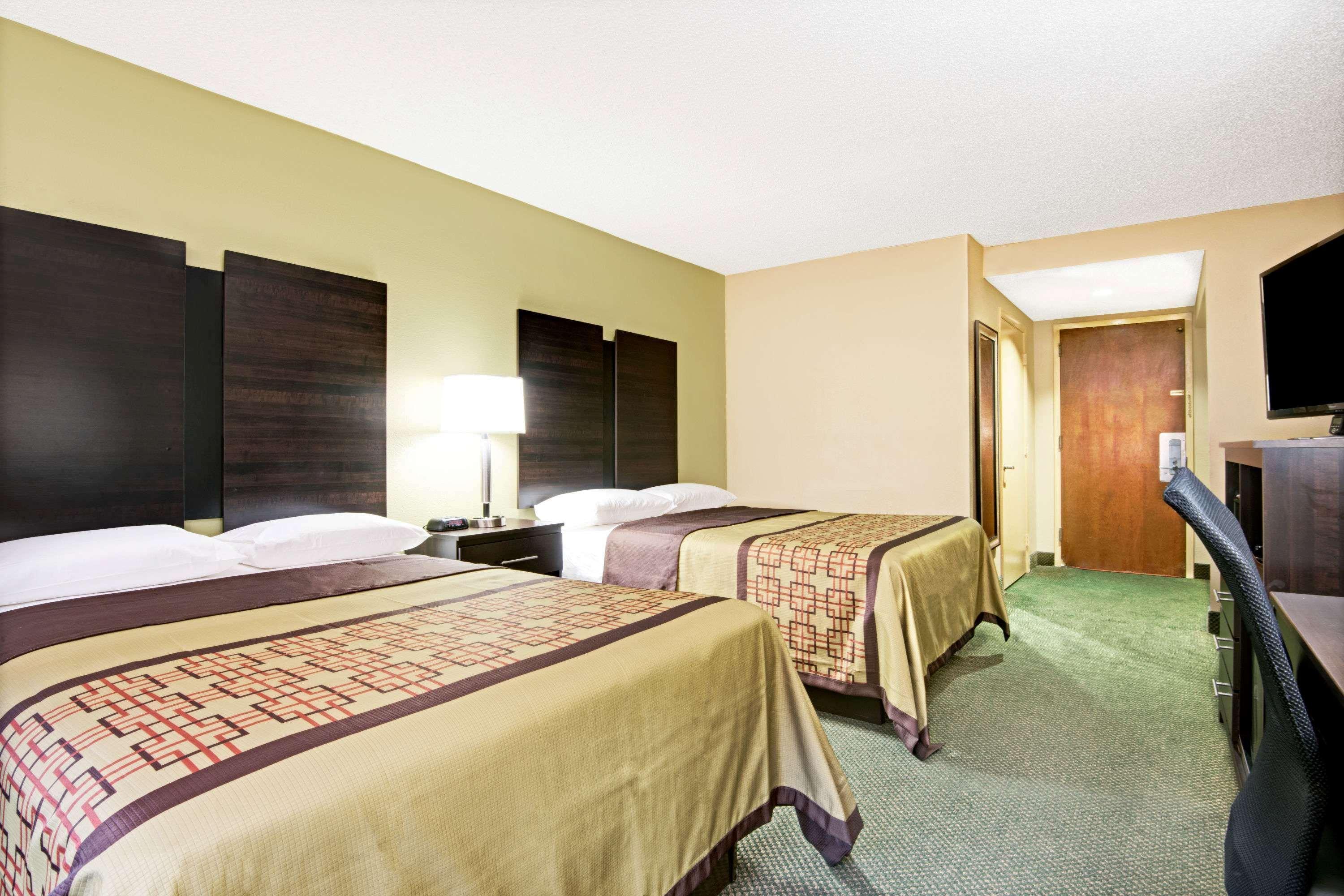 Готель Super 8 By Wyndham Raleigh North East Екстер'єр фото
