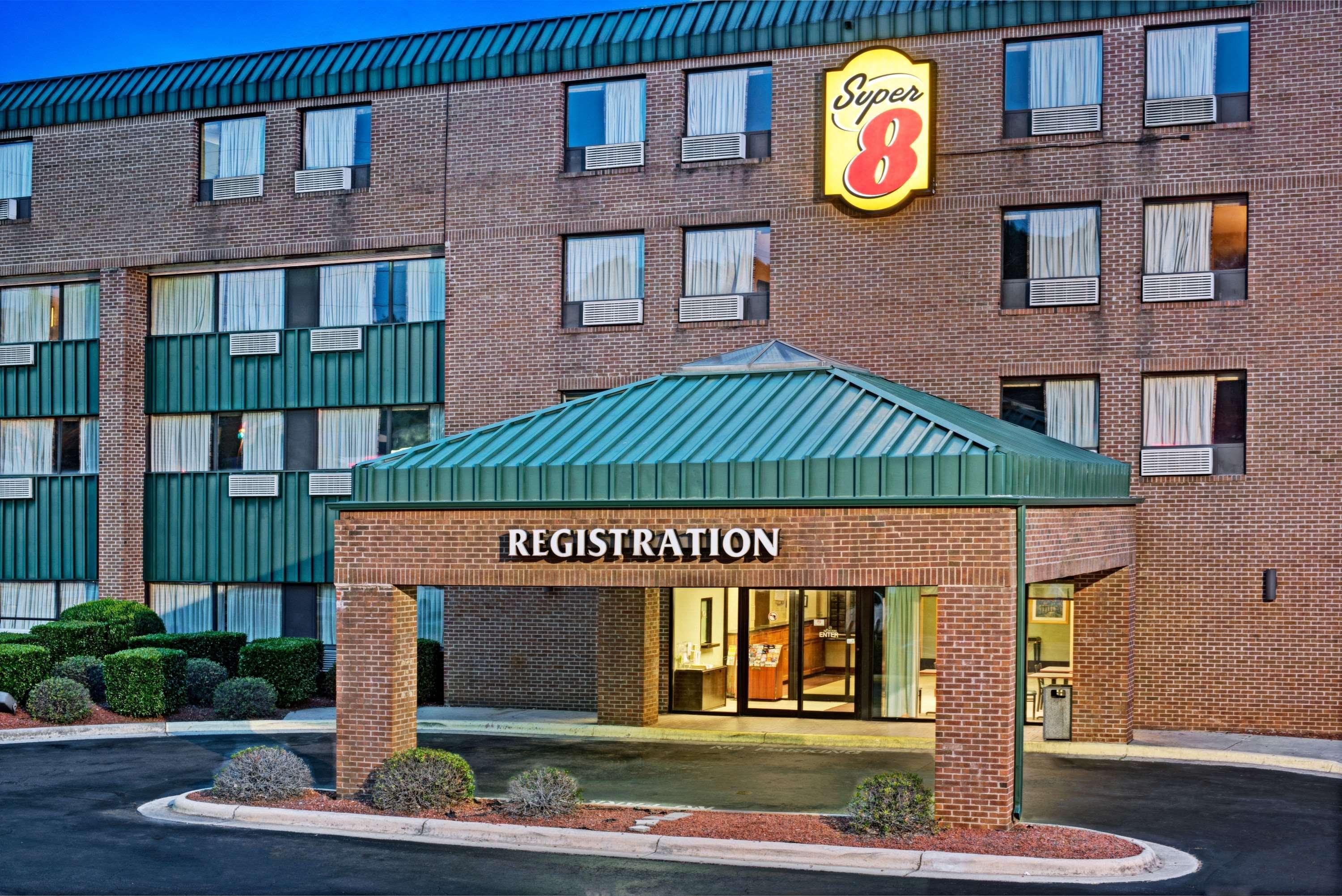 Готель Super 8 By Wyndham Raleigh North East Екстер'єр фото